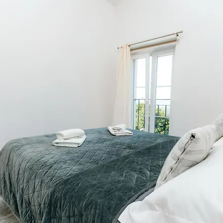 Sky With Pool Vrh (Krk)