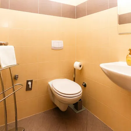 Sky With Pool Villa Vrh (Krk)