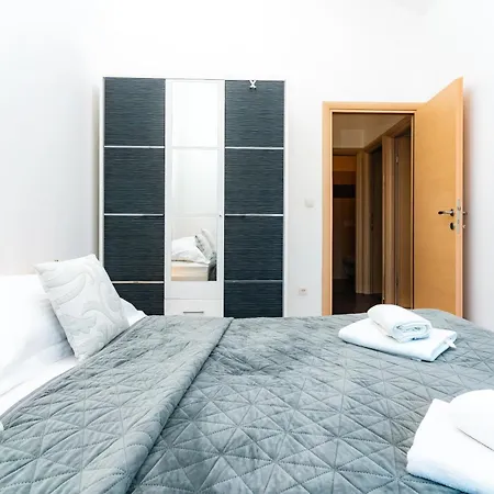 Sky With Pool Villa Vrh (Krk)