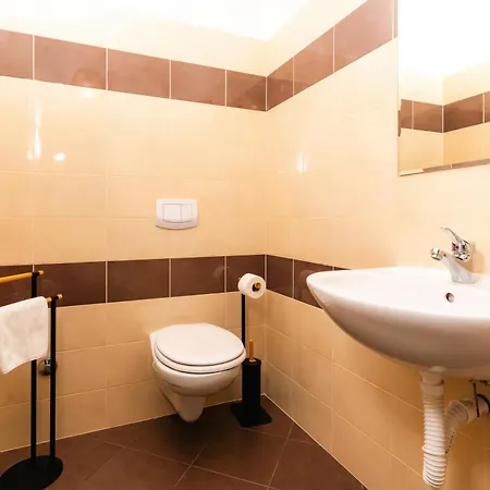 Sky With Pool Vrh (Krk)