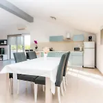 Sky With Pool Vila Vrh (Krk)