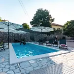 Sky With Pool Vila
