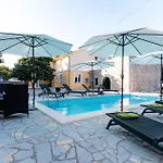Sky With Pool Vila