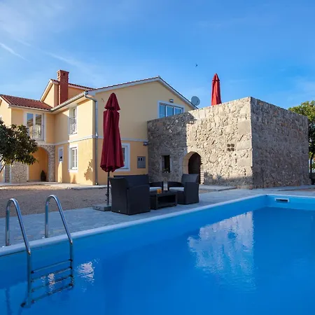 Sky With Pool * Vrh (Krk)