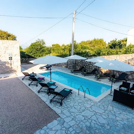 Sky With Pool Willa Vrh (Krk)