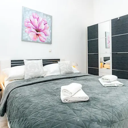 Sky With Pool * Vrh (Krk)