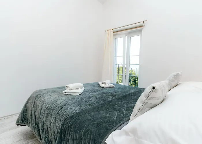 Sky With Pool Vrh (Krk)