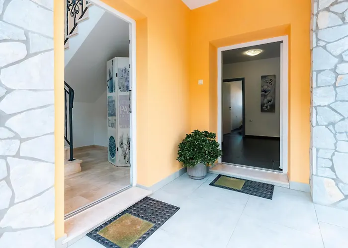 Βίλα Sky With Pool