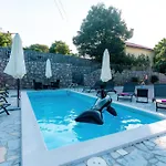 Sky With Pool Vilă Vrh (Krk)