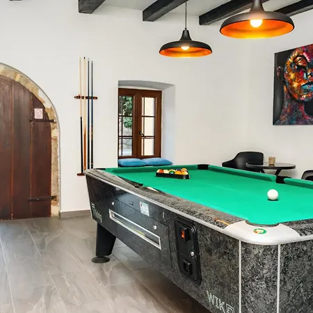 Villa Sky With Pool Vrh